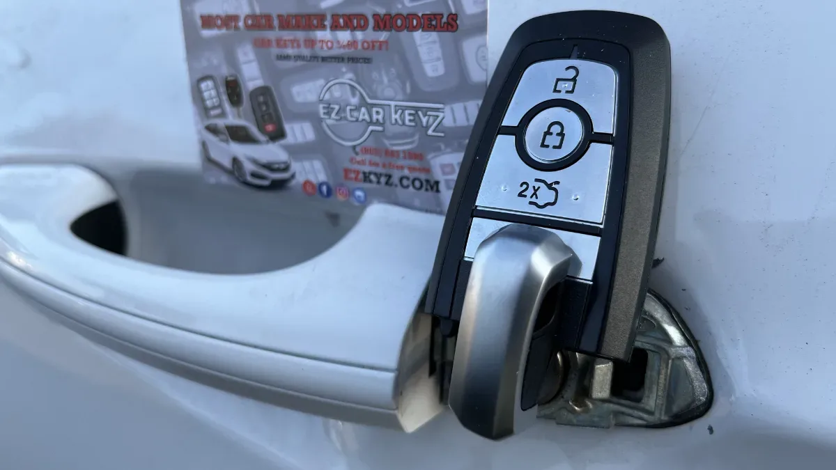 Low cost 2005 Ford Five Hundred car key service by EZ Car Keyz Ventura CA