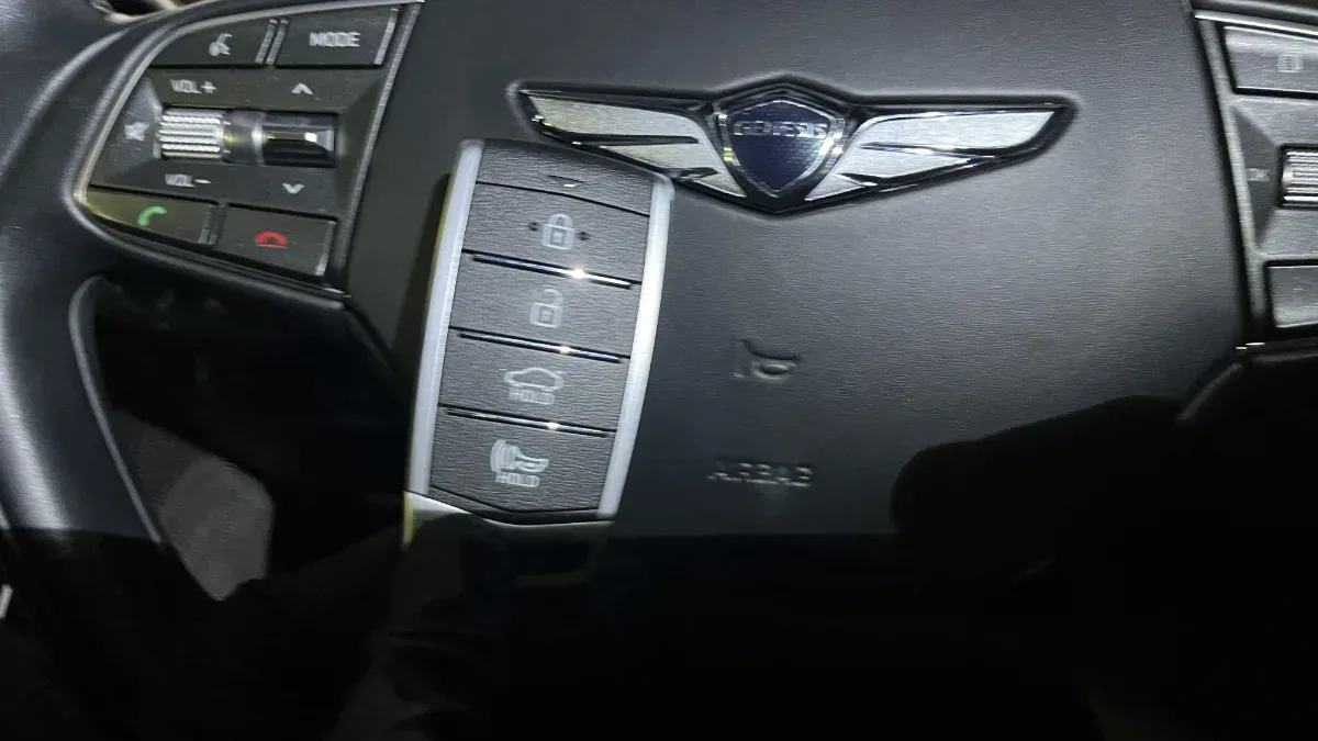 Insured mobile locksmith working on 2017 Genesis G80 in Port Hueneme CA