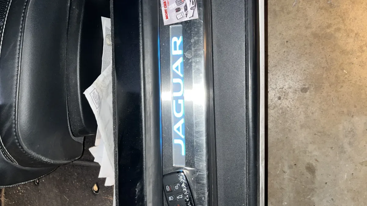 Mobile 2012 Jaguar XF key replacement at your location in Ojai CA