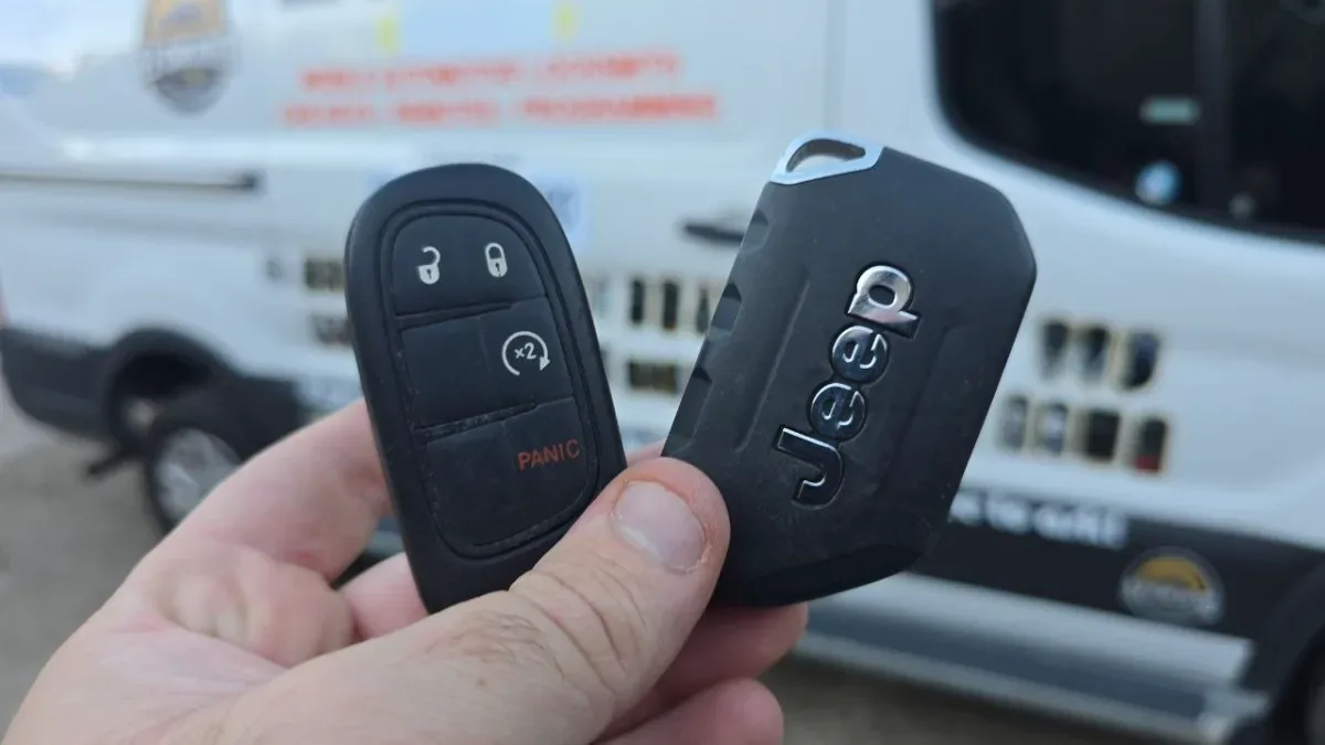 On-site 2015 Jeep Grand Cherokee car key programming in Moorpark CA