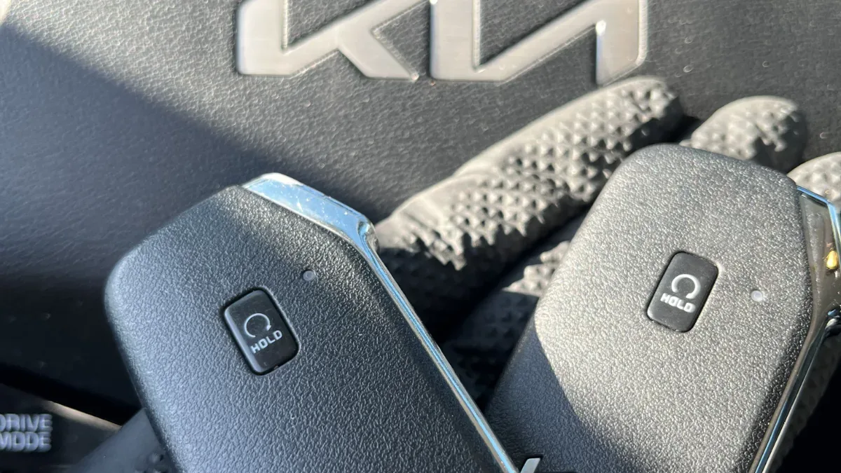 Mobile 2010 Kia Sorento key replacement at your location in Thousand Oaks CA