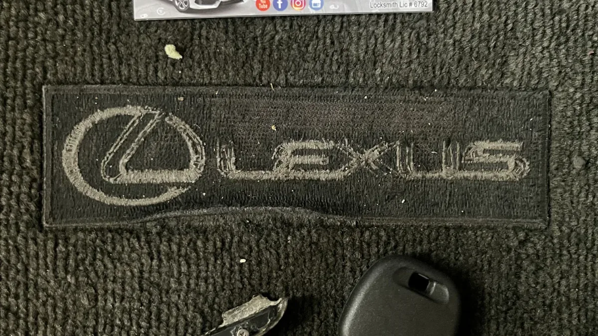 2021 Lexus ES key made with no spare by EZ Car Keyz Oxnard CA