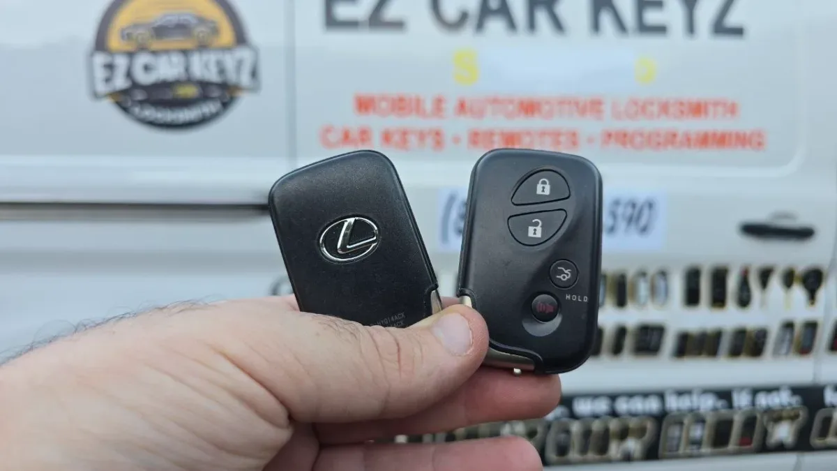 Licensed locksmith replacing 2007 Lexus LX key in Ventura CA