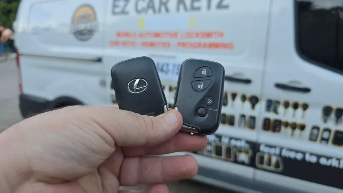 Certified auto locksmith servicing 2023 Lexus RX in Thousand Oaks CA