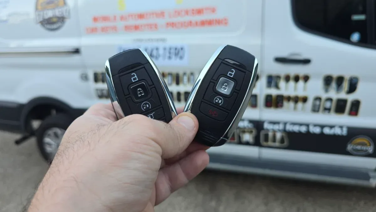 Mobile 1998 Lincoln Navigator key replacement at your location in Oxnard CA