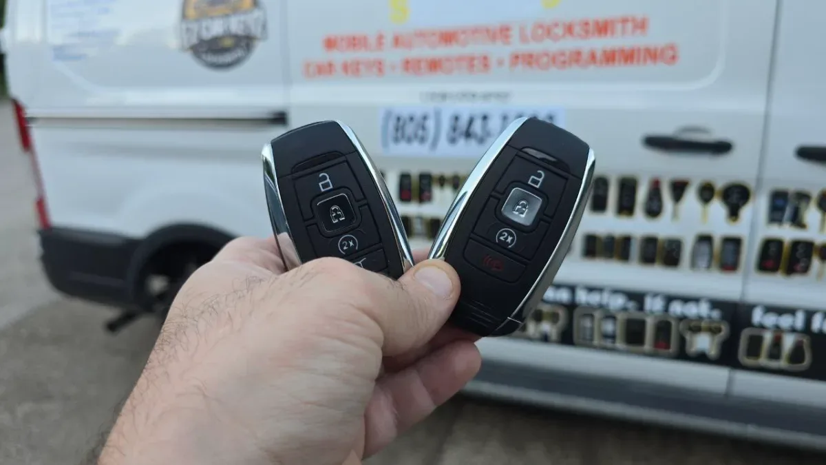 Mobile 2001 Lincoln Navigator key replacement at your location in Santa Barbara CA