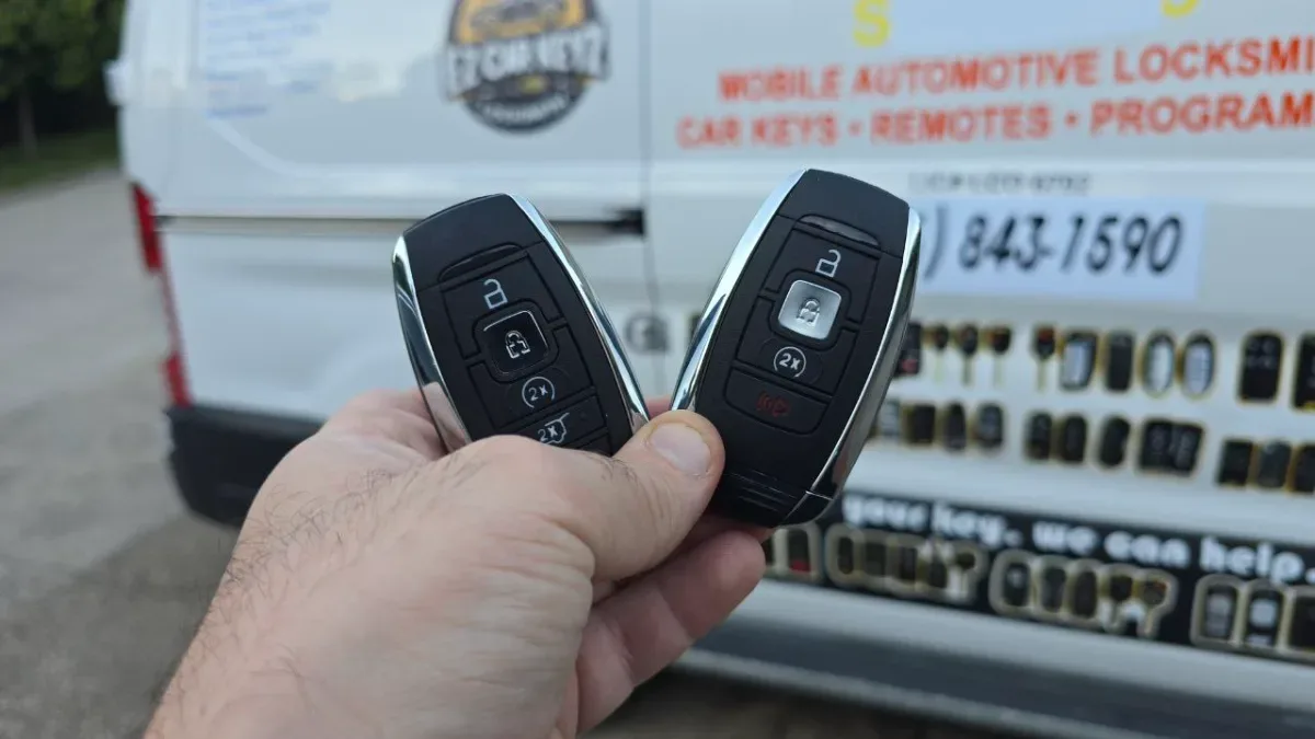 Insured mobile locksmith working on 2004 Lincoln Town Car in Oxnard CA
