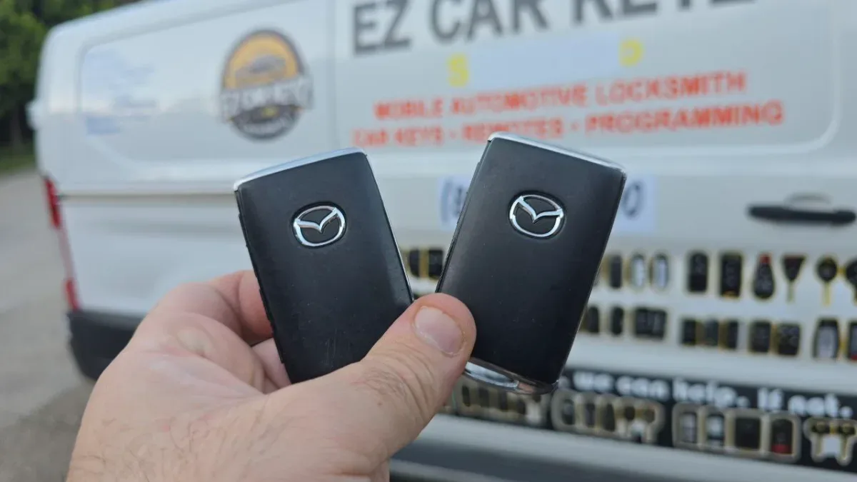 Certified auto locksmith servicing 2022 Mazda CX-9 in Santa Paula CA