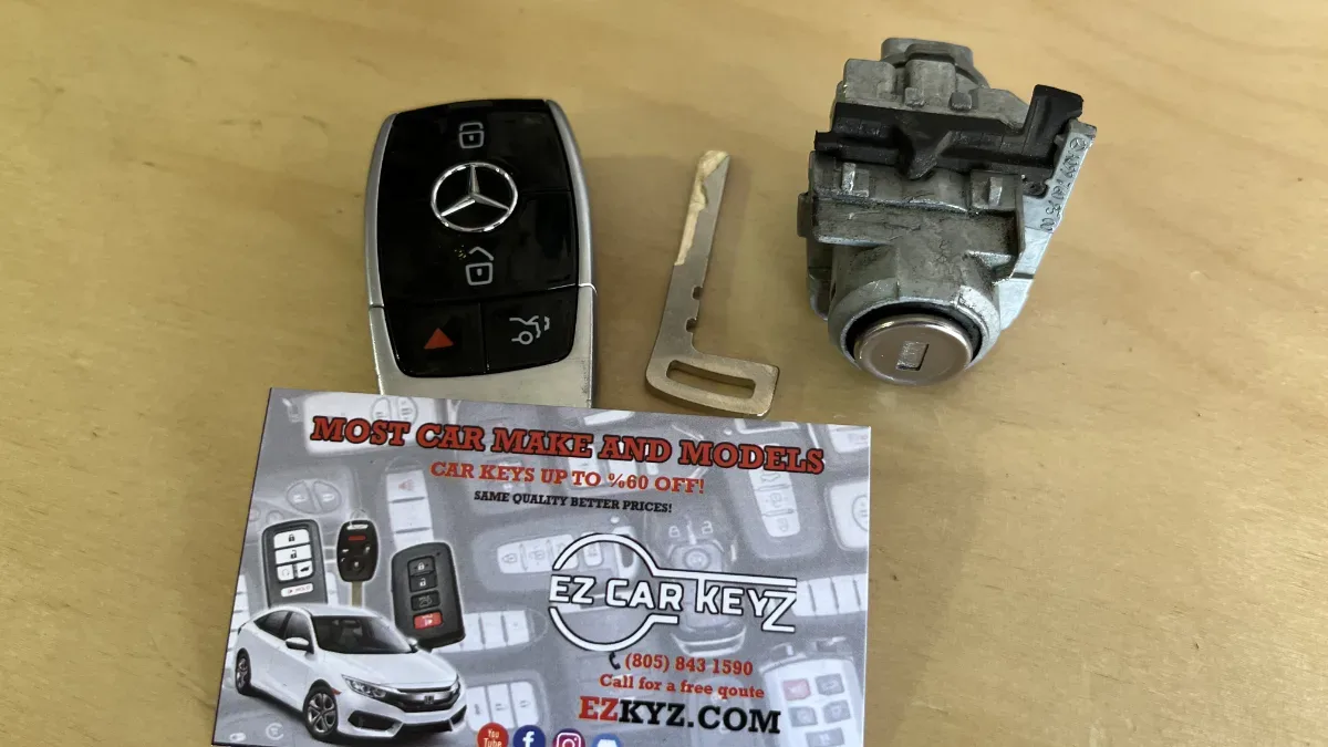 Certified auto locksmith servicing 2006 MINI Convertible in Oxnard CA