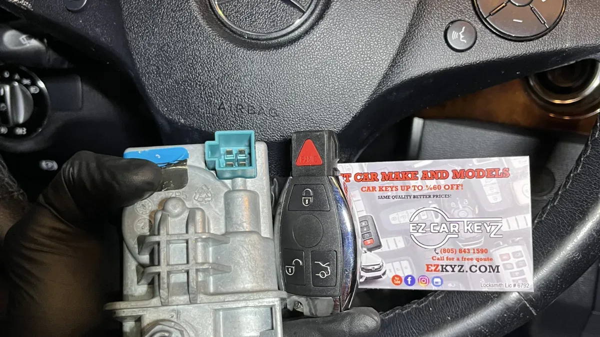 2010 MINI Hardtop 2 Door key replaced in your driveway in Thousand Oaks CA