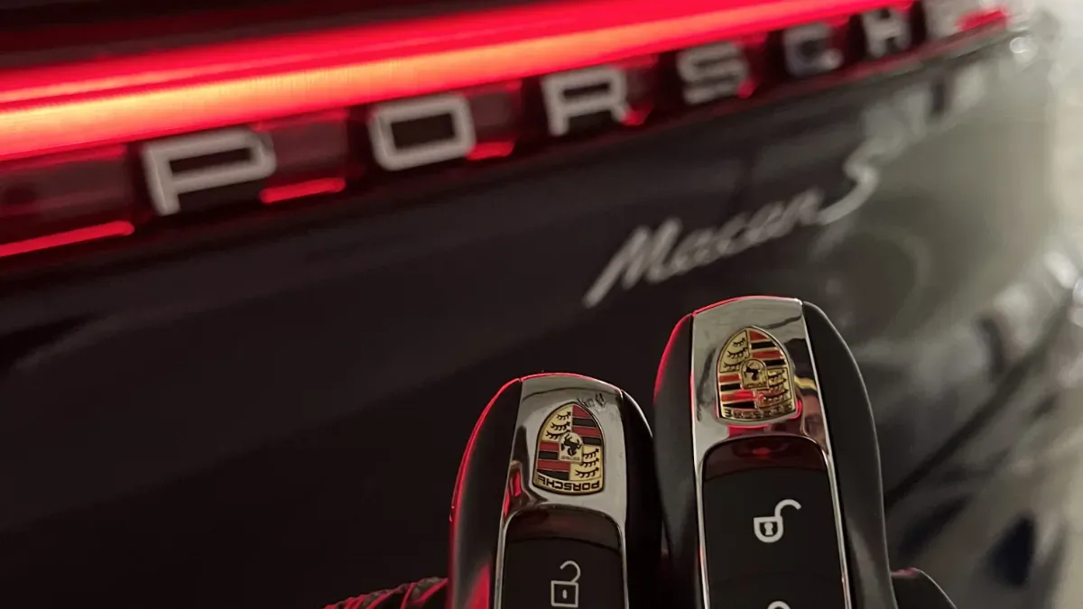 Emergency 2001 Porsche 911 car key service in Moorpark CA