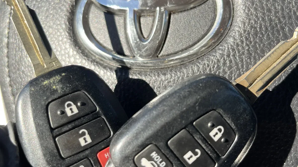Licensed locksmith replacing 2001 Toyota Echo key in Ventura CA