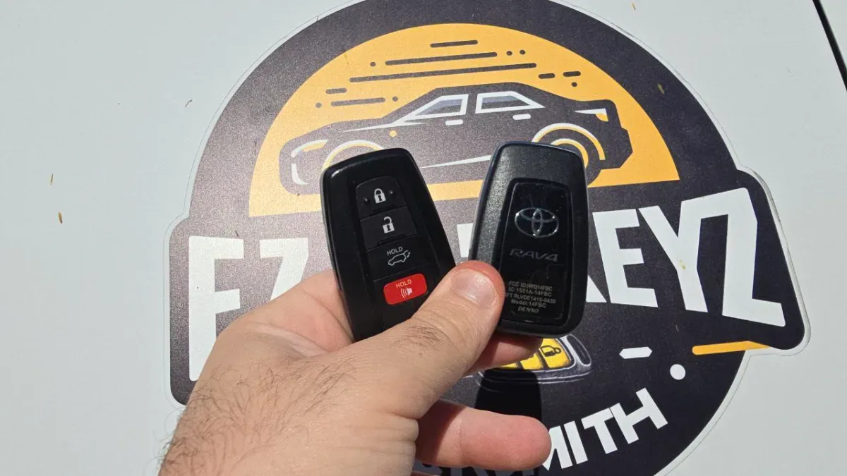 Low cost 2015 Toyota Highlander car key service by EZ Car Keyz Ojai CA