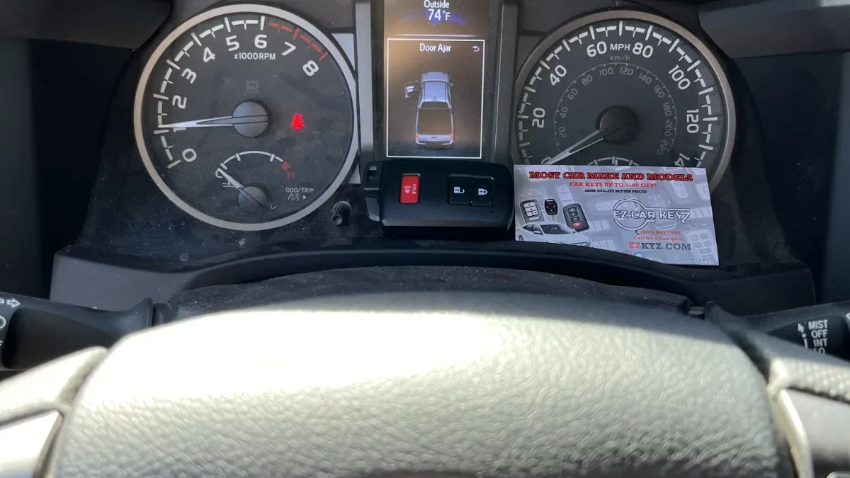 Emergency 2002 Toyota RAV4 car key service in Oxnard CA