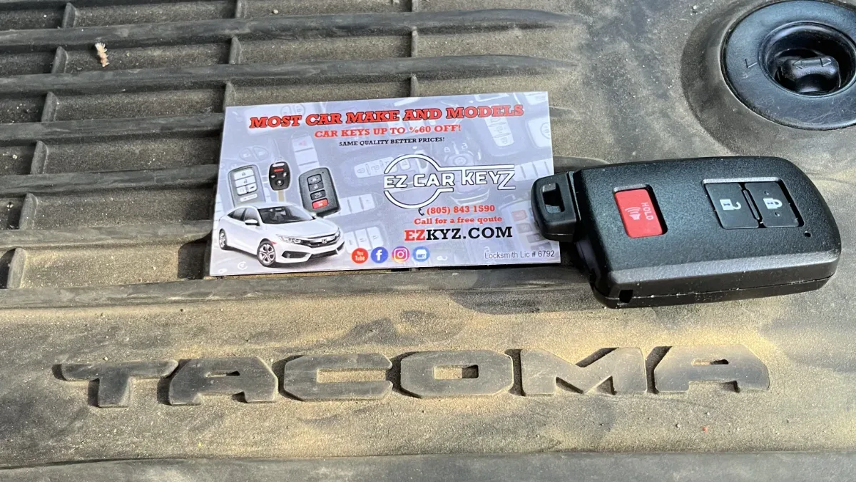 Licensed locksmith replacing 2006 Toyota RAV4 key in Oxnard CA