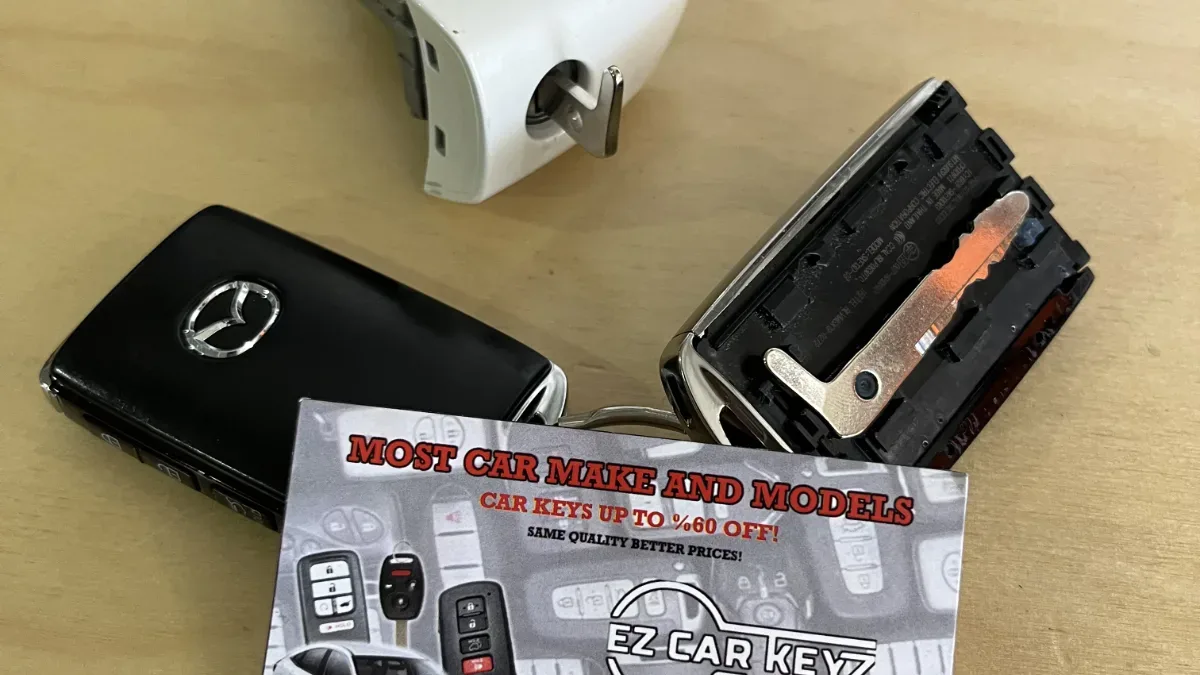 Certified auto locksmith servicing 2008 Toyota RAV4 in Oxnard CA