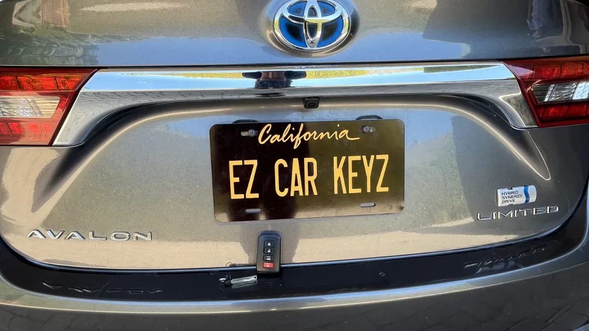 Licensed locksmith replacing 2009 Toyota RAV4 key in Oxnard CA