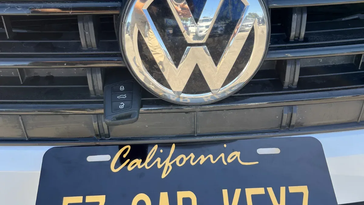 Emergency 2009 Volkswagen CC car key service in Camarillo CA