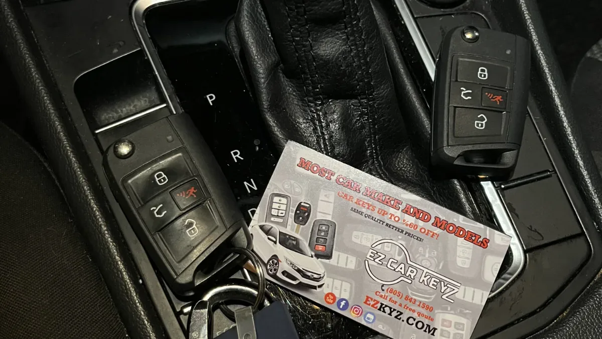 Insured mobile locksmith working on 2009 Volkswagen EOS in Ventura CA