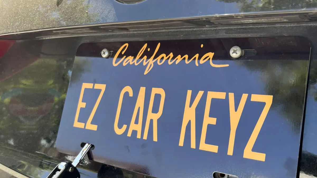 Certified auto locksmith servicing 2010 Volkswagen EOS in Thousand Oaks CA
