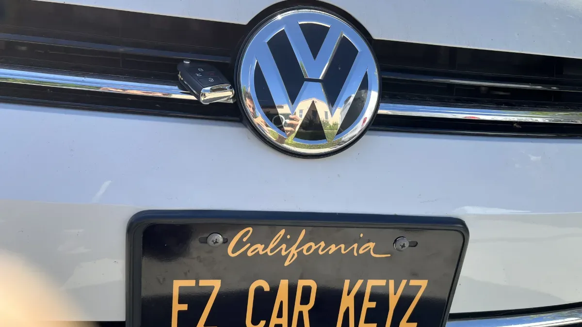 Lost 2001 Volkswagen Golf key replacement by EZ Car Keyz in Ventura CA