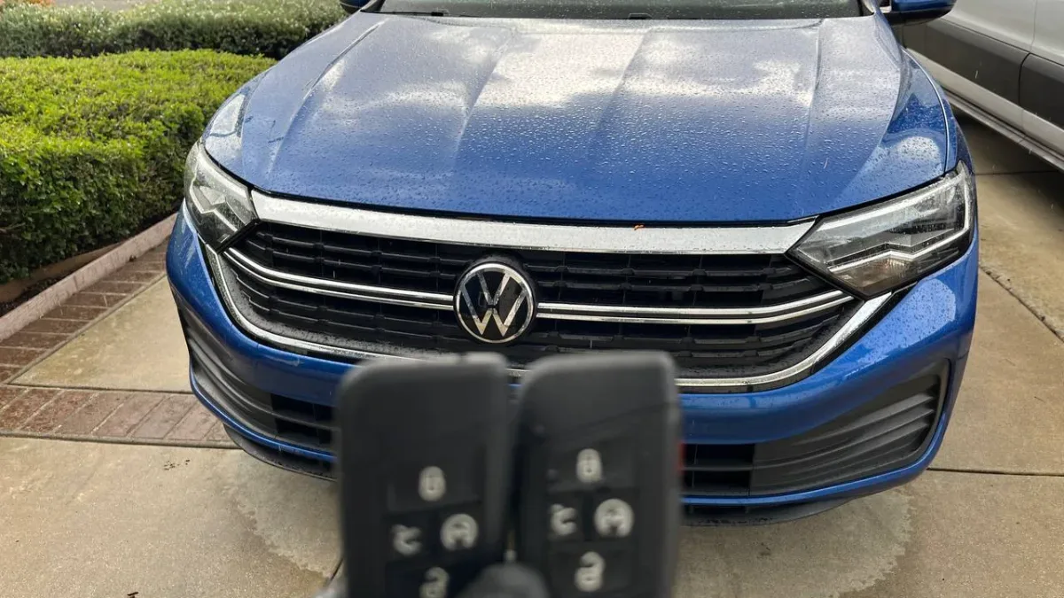 Certified auto locksmith servicing 2003 Volkswagen Passat in Carpinteria CA