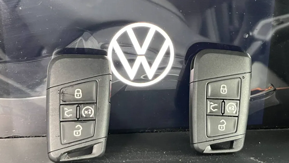 2006 Volkswagen Touareg Affordable Key Replacement - EZ Car Keyz Ventura On-site 2006 Volkswagen Touareg car key programming in Ventura CA