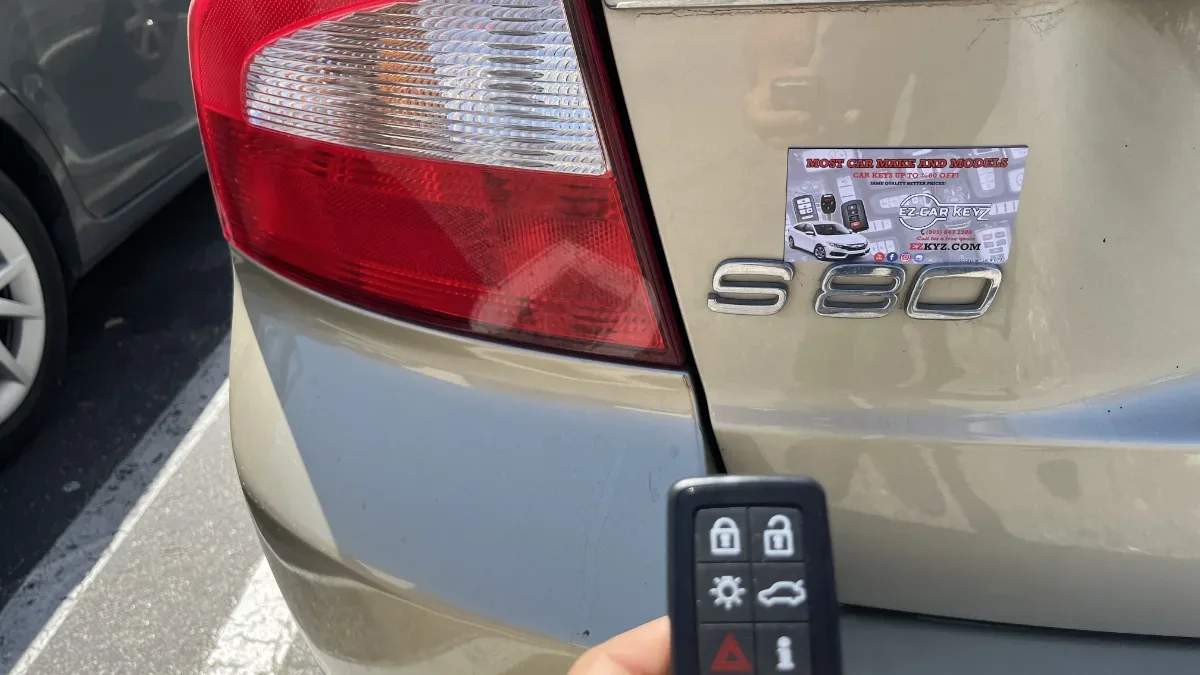 2007 Volvo V70 key made with no spare by EZ Car Keyz Camarillo CA